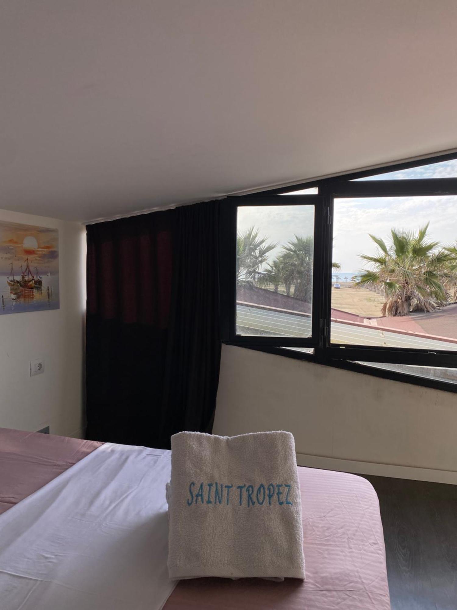 Hotel Saint Tropez Durres Bisht Kamez Exterior foto