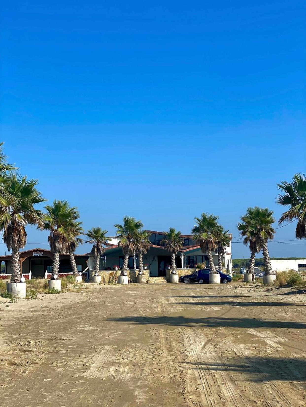 Hotel Saint Tropez Durres Bisht Kamez Exterior foto