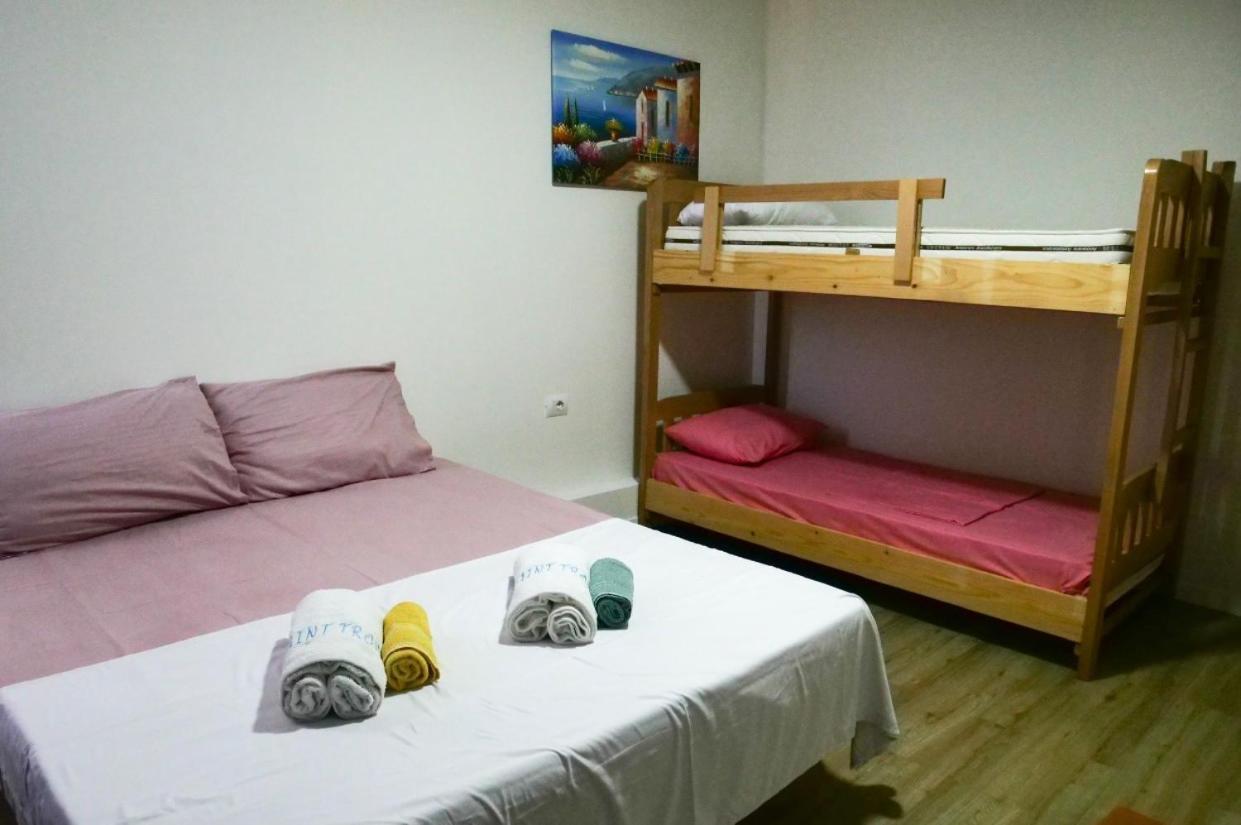 Hotel Saint Tropez Durres Bisht Kamez Exterior foto